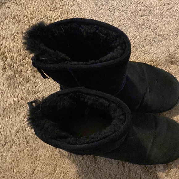 Bearpaw Black Boots